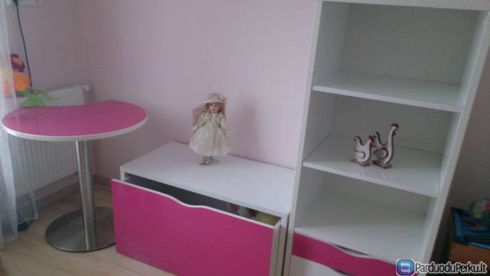 Baldai mergaites kambariui