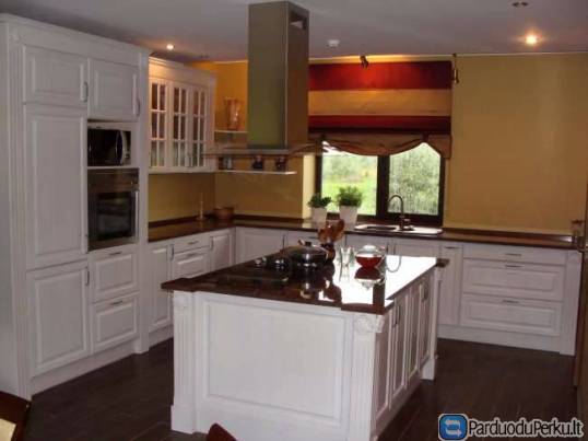 Baldams Kalėdines nuolaidos.