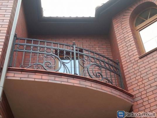 Balkonu tureklu gamyba.