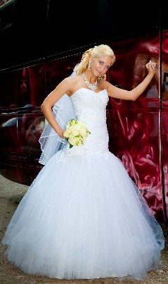 Balta vestuvinė suknelė