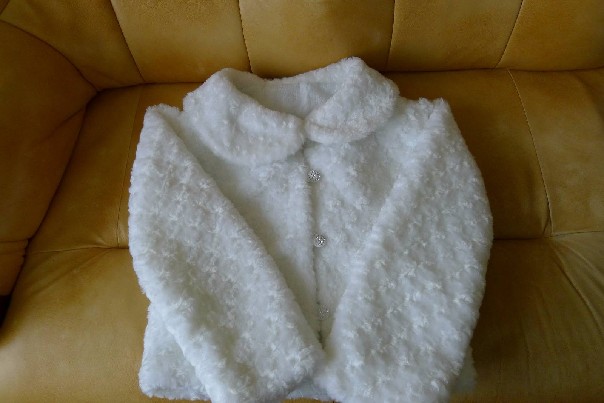 Balti vestuviniai kailinukai