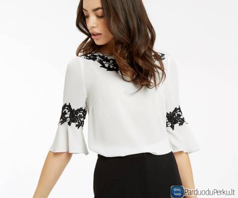 Baltos spalvos moteriška plaidinė Oasis