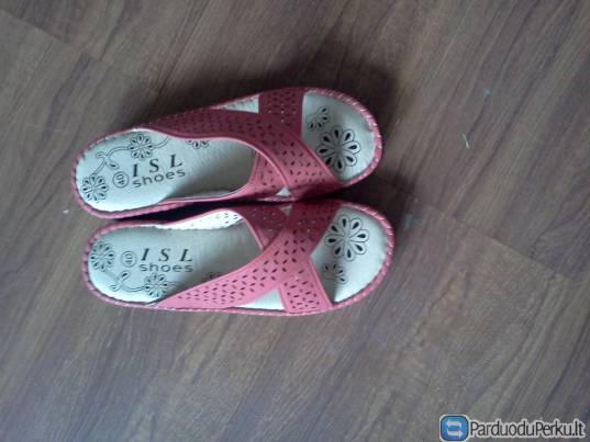 Basutės avietės spalvos