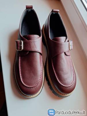 Bateliai bordo spalvos