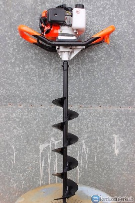 Benzininis žemės grąžtas