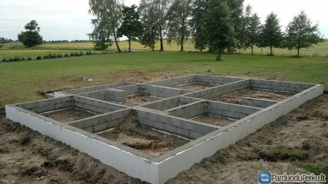 Betoniniai pamatų blokeliai HAUS