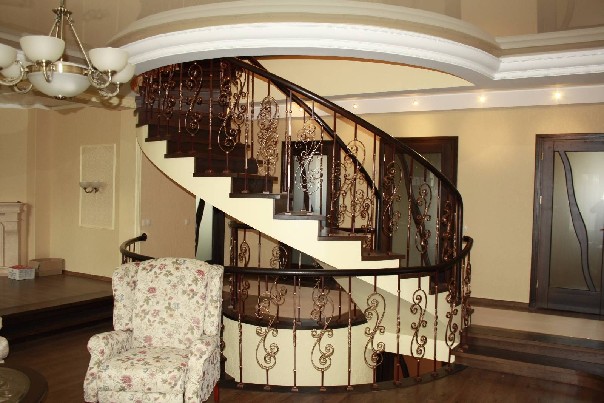 Betoniniu - mediniu laiptu gamyba, projektavimas