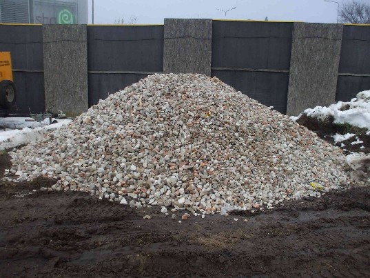 Betono, gelžbetonio, plytų, akmenų smulkinimas.