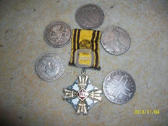 BRANGIAI PERKU APDOVANOJIMUS, ORDINUS IR KITA MILITARISTIKA