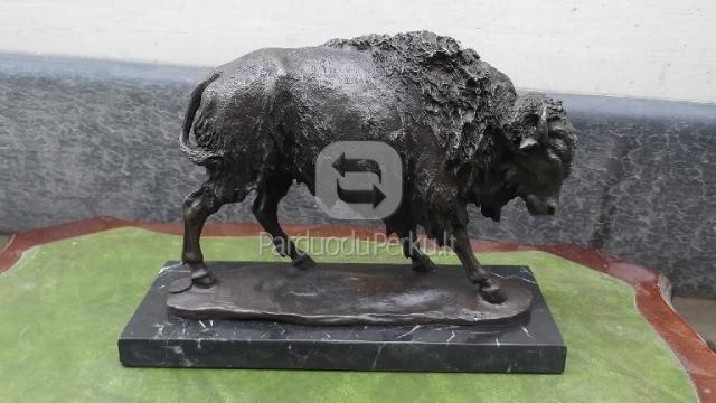 bronzines skulpturos