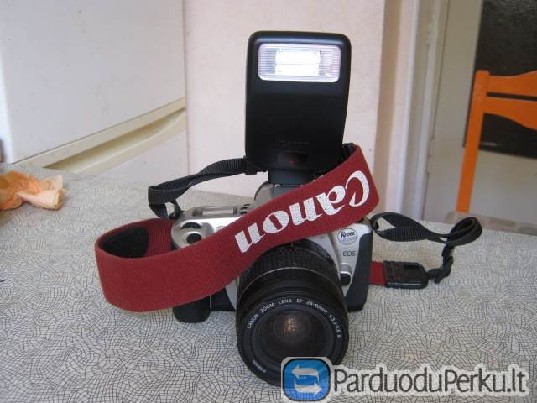 Canon Rebel EOS kasetinis su Canon blyksne