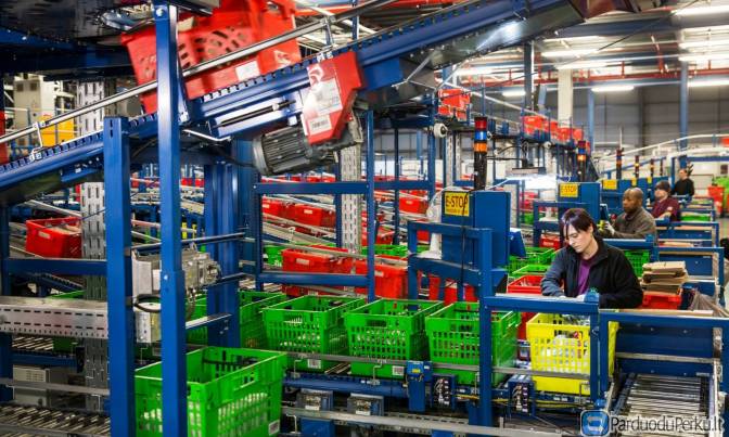 Darbai Olandijoje fabrikuose ir sandeliuose