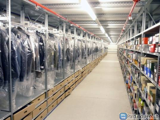 DARBAS RŪBŲ SANDĖLYJE OLANDIJOJE 11,19eur./val