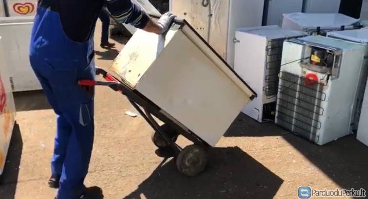 DARBAS VOKIETIJOJE VYRAMS - SALDYTUVU UTILIZAVIMAS  Siulomas darbas vyrams prie senu, naudotu  saldy