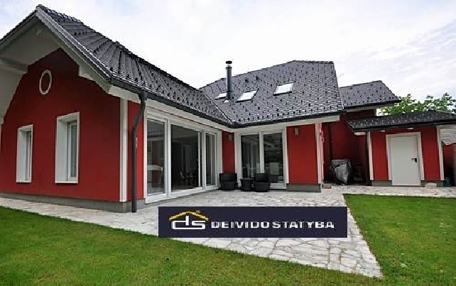 DAŽAU LAUKO FASADAS.