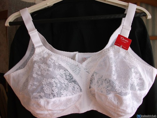 Didelių dydžių liemenėlės "triumph"