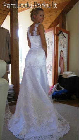 Dizainerės kurta nuostabi vestuvinė suknelė