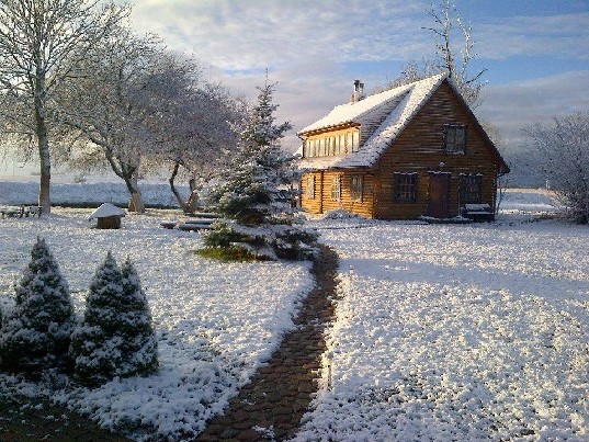 Dovanoju gerą nuotaikąąąą!!! :) :) ;) :P :D ;)