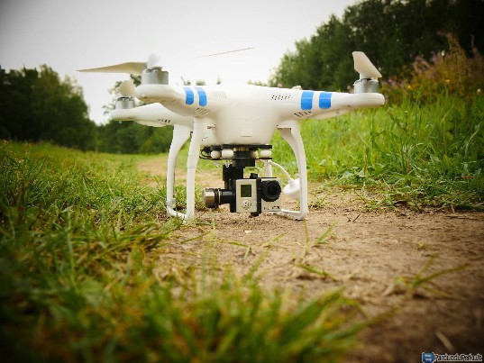 Dronas Dji Phantom 2 su Zenmuse H3-3D "gimbalu"