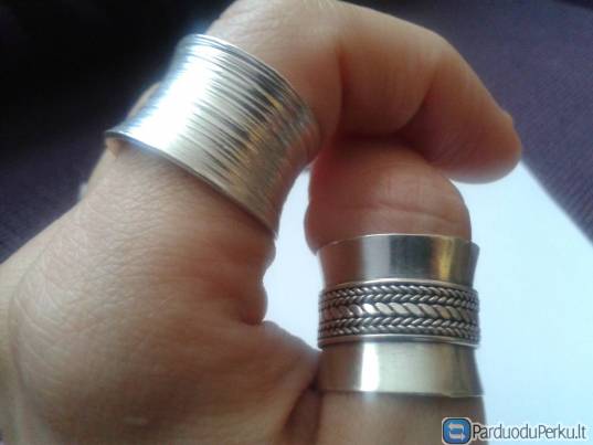 Du sidabriniai žiedukai