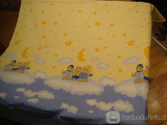 dvi kūdikio patalynės komplektus "Gucio"su apsauga