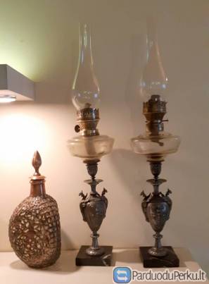 Dvi stilingos antik. Žibal.lempos,veikiančios