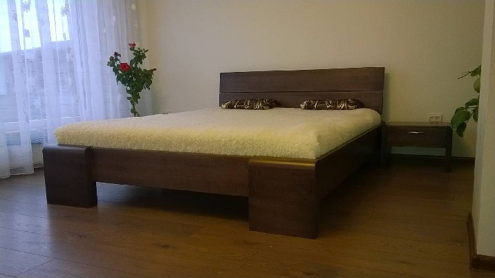 Dvigule lova iš beržo