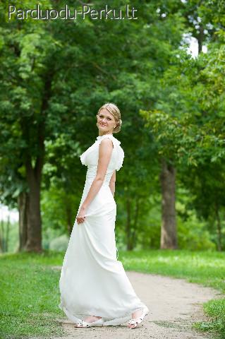 Elegantiška vestuvinė suknelė