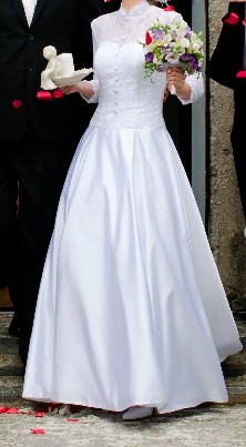 Elegantiška vestuvinė suknelė