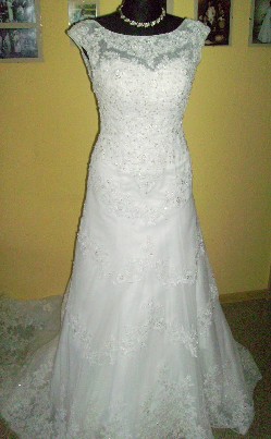 Elegantiška vestuvinė suknelė