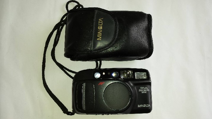Fotoaparatas Minolta Riva zoom 70 su dokumentais ir dėžute