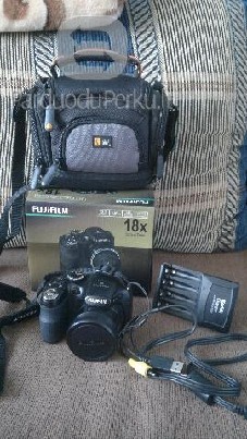 Fujifilm S1800