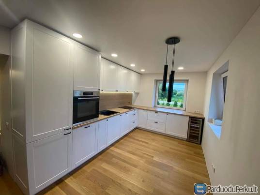 Gaminame korpusinius baldus