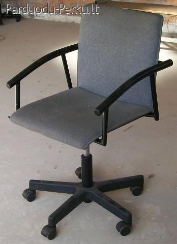 Gera ofisine kede ant ratuku.