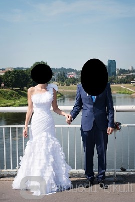 Graži Saint Patrick vestuvinė suknelė