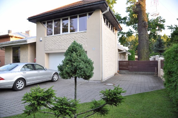 PARDUODAMAS  NAMAS PRESTIZINIAME KAUNO RAJONE