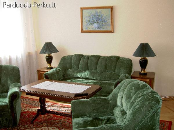 Išnuomojamas 3 kambarių butas Senamiestyje, Išganytojo g..