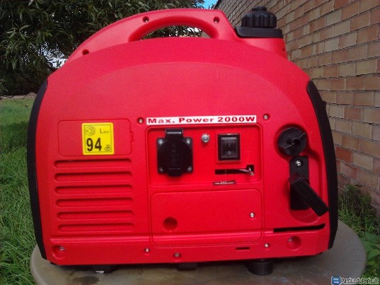 Elektros generatorius 700W