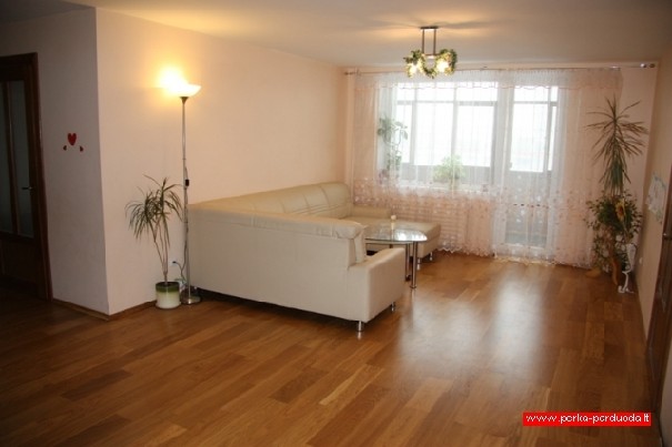 Išnuomojamas butas parai