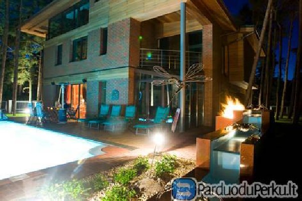 Išnuomojamas prabangus 3 aukštų gyvenamasis namas