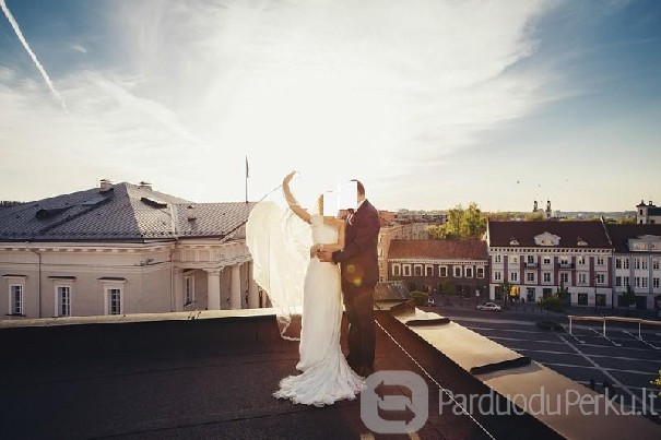 Išskirtinė dizainerio IAN STUART vestuvinė suknelė