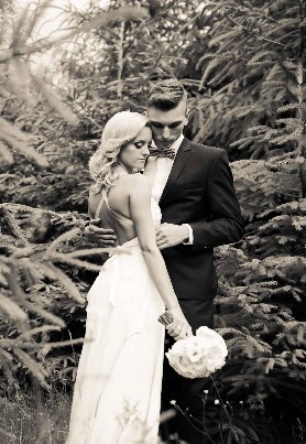 Išskirtinė vestuvinė suknelė