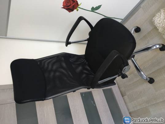 Juoda Biuro, darbo kede