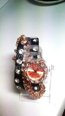 Juodas laikrodis „Vijoklis“