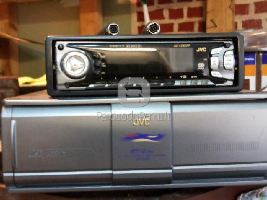 JVC MAGNETOLA SU JVC 12 CD KEITIKLIS