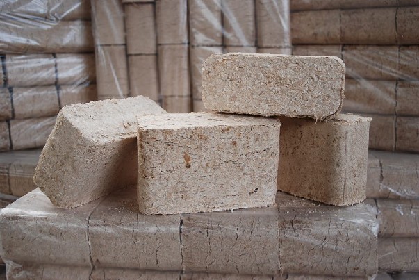 Kaitrūs ir kokybiški uosiniai briketai