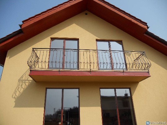 kalviu darbai tvoros vartai balkonai