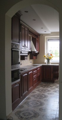 KIETŲJŲ BALDŲ GAMYBA