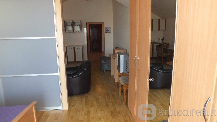 KLAIPEDOJE SU PRANCUZISKU BALKONU SU KOMUNALINIAIS