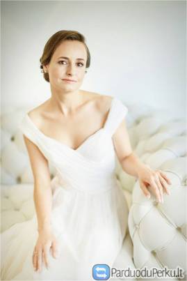 Klasikinė šilkinė vestuvinė suknelė